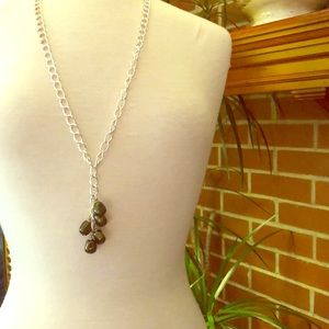Silver and green fashion necklace